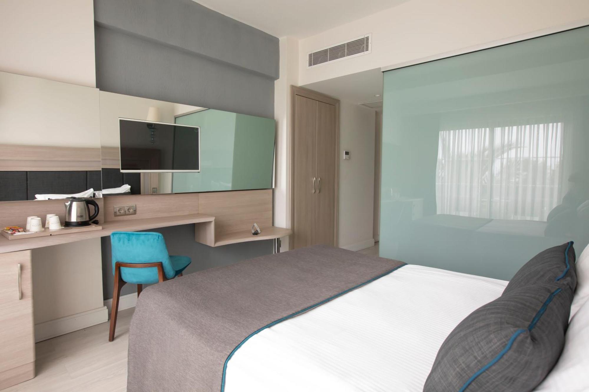 Standard Double or Twin Room Land View